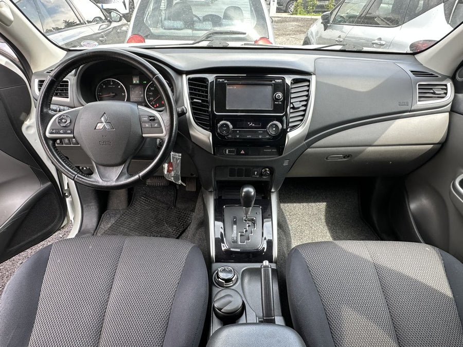 MITSUBISHI L200 2.4 DI-D Double Cab Plus 4WD Auto — 180 CV | 11/2016 | 129.268 km
