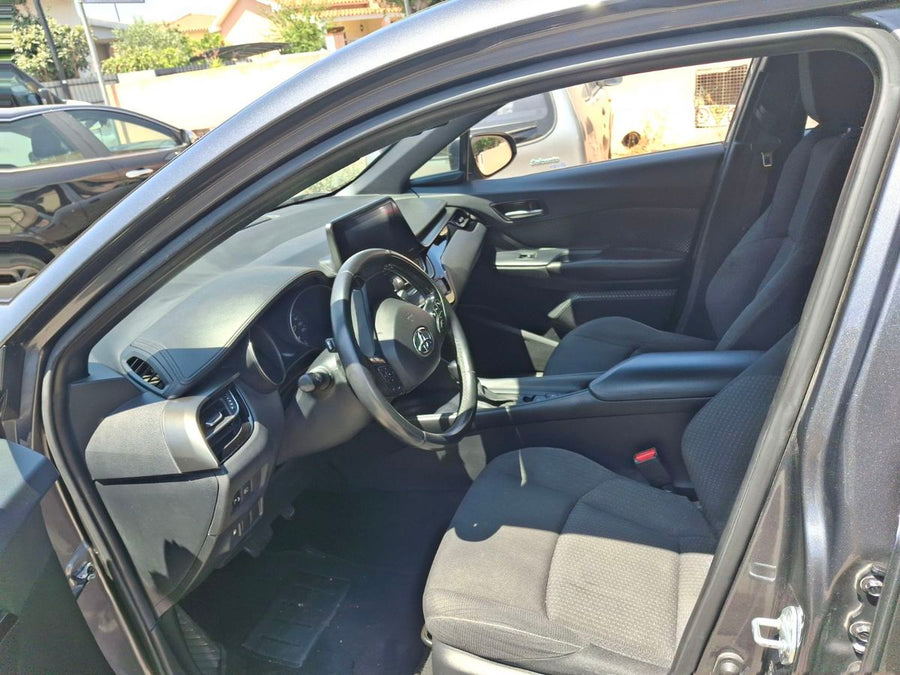 TOYOTA C-HR 1.8 Hybrid Active e-CVT 122 CV  Anno 01/2019 • 90.170 km • Full Hybrid (HEV)
