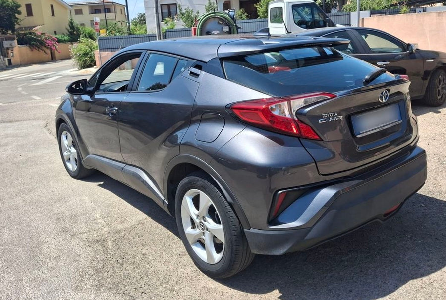 TOYOTA C-HR 1.8 Hybrid Active e-CVT 122 CV  Anno 01/2019 • 90.170 km • Full Hybrid (HEV)
