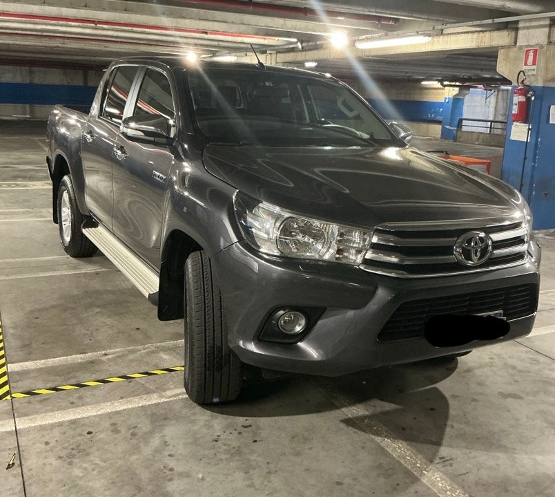 TOYOTA HILUX 2.4 D-4D DOUBLE CAB LOUNGE 150 CV 4X2 – 07/2019 – 190.032 KM