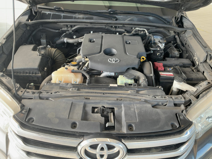 TOYOTA HILUX 2.4 D-4D DOUBLE CAB LOUNGE 150 CV 4X2 – 07/2019 – 190.032 KM